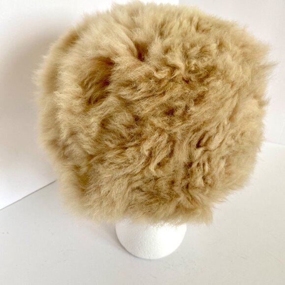 1960s Beige Sheepskin Shearling Mod Fur Hat With Satin Lining Vintage Estate main image 8